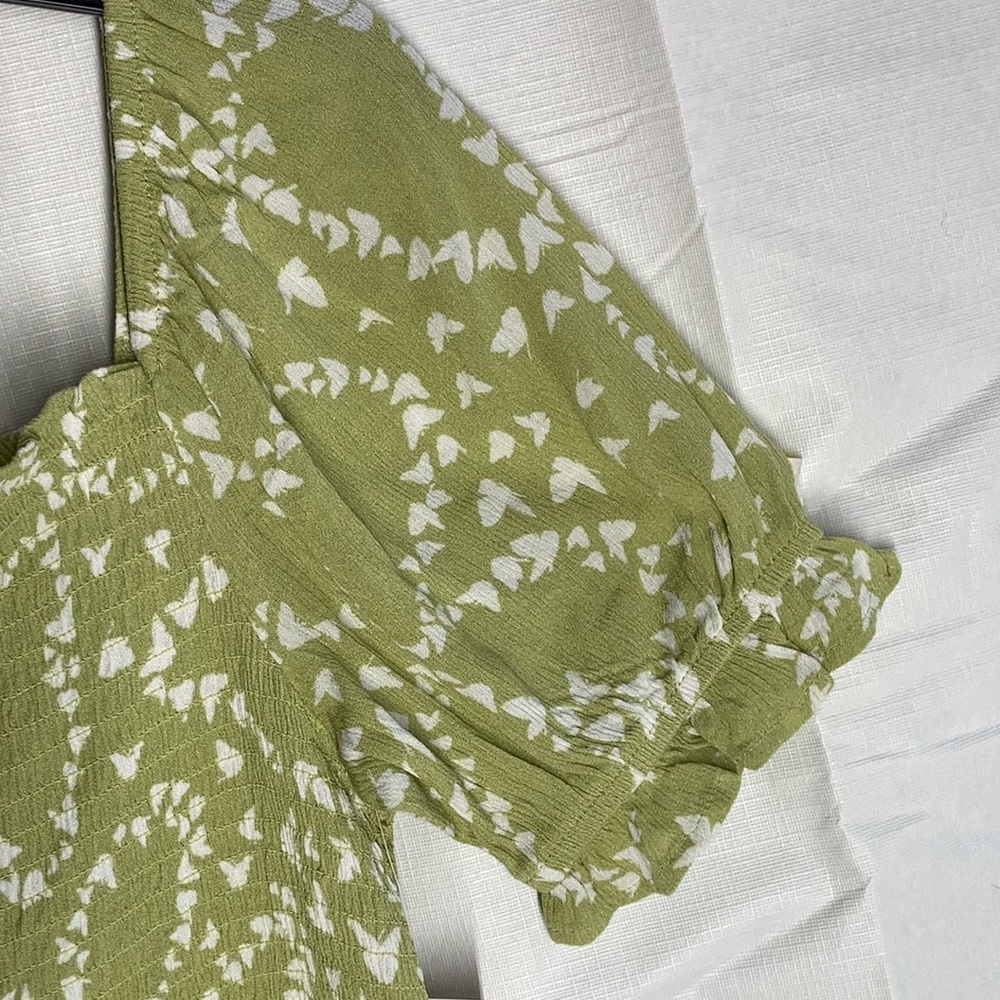 So smocked puff sleeve crop top w butterfly abstract print L jrs - Picture 10 of 17
